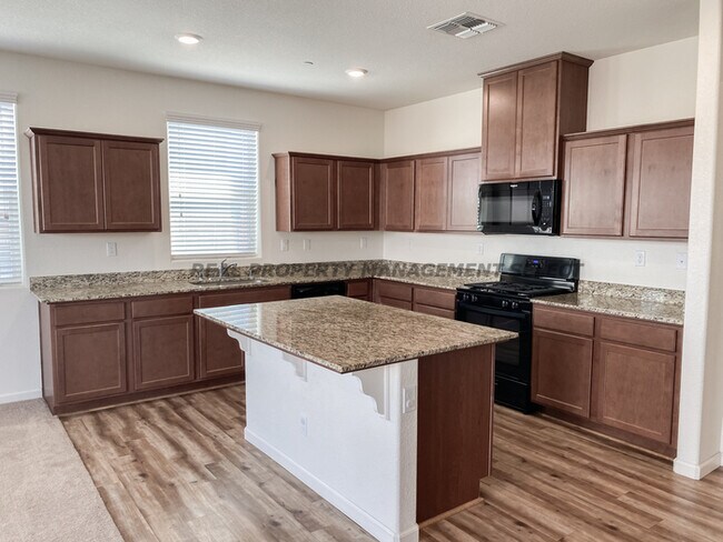 Building Photo - 4672 Lincoln Landing