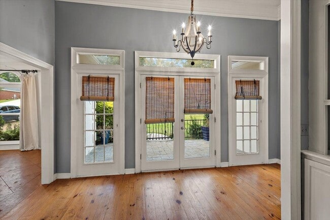 Building Photo - 423 Woodlands Cir