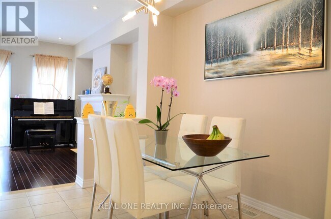 Photo du bâtiment - 2412 Presquile Dr