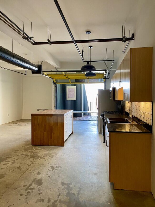 Foto del edificio - 1 bedroom in Los Angeles CA 90031