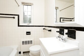 Bathroom - Franklin Court Apartments