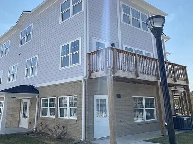 Foto del edificio - 2008 Ocean Dr NW