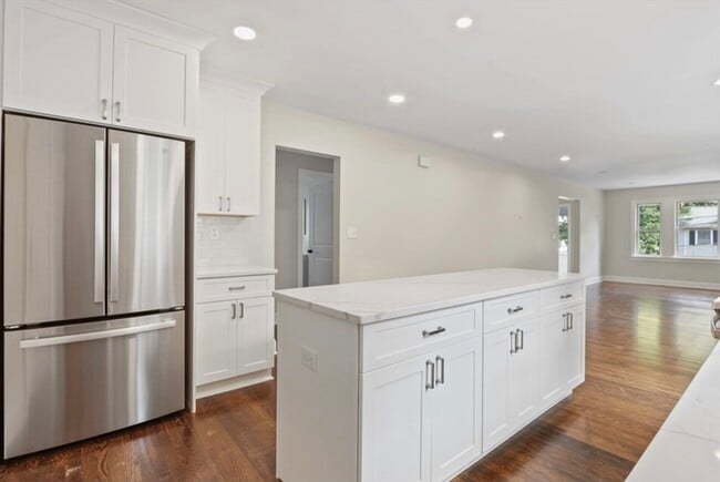 Building Photo - 14-16-16 Coniston Rd