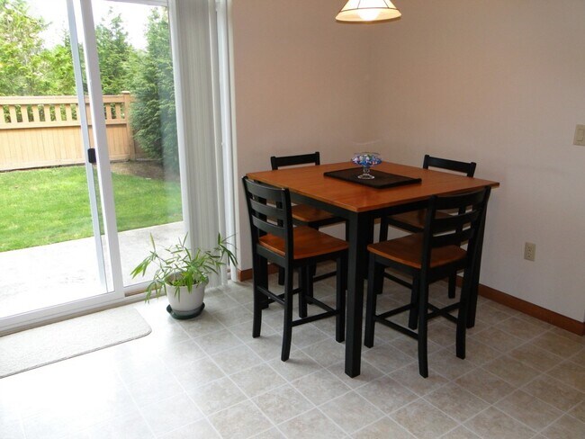 Foto del edificio - 18532 36th Ave W