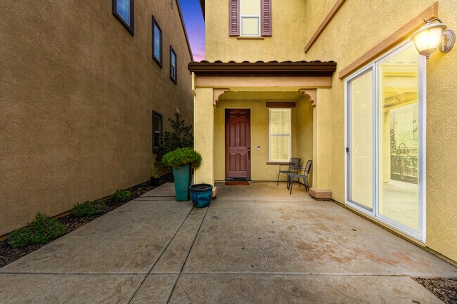 Foto del edificio - 1160 Rothbury Ln