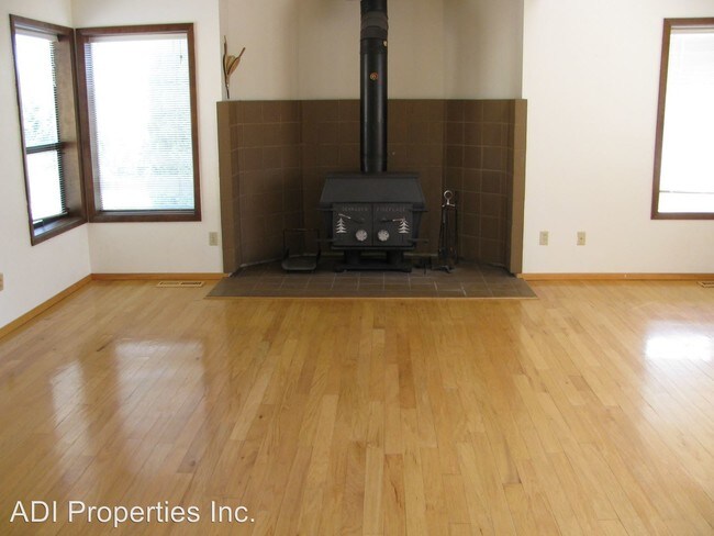 Building Photo - 15638 NW Roads End