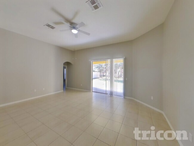 Foto del edificio - 13347 Haverhill Dr