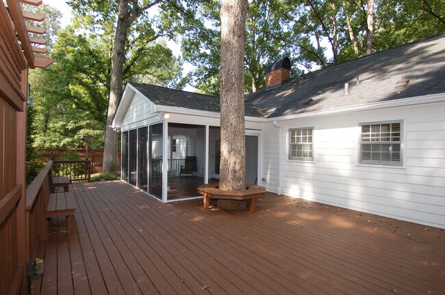 Building Photo - 5400 Emerson Dr