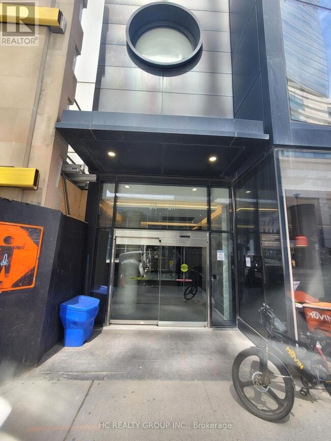 Building Photo - 215 Queen St W