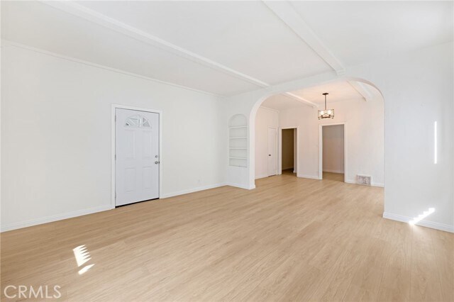 Building Photo - 713 E Chevy Chase Dr