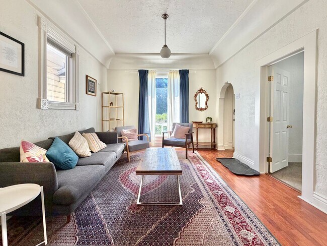 Building Photo - Updated 3-Bedroom Home Near Downtown & University of Utah