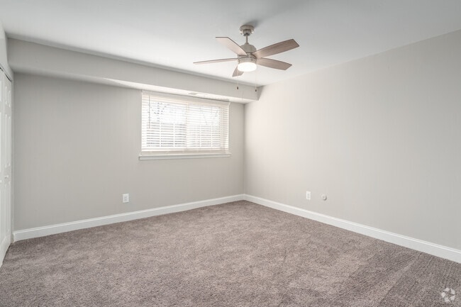 1BR, 1BA - 782SF - Bedroom - Sussex Square