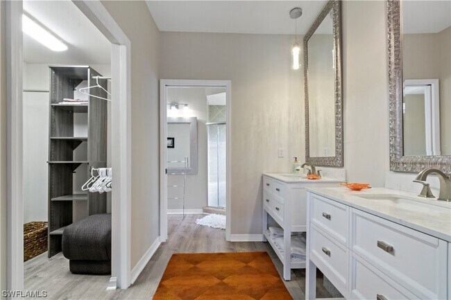 Foto del edificio - 1048 Manor Lake Dr