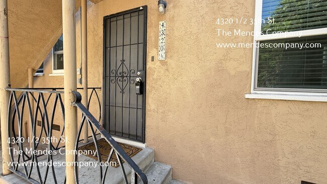 Foto del edificio - 4310-4326 35TH ST-4320.5