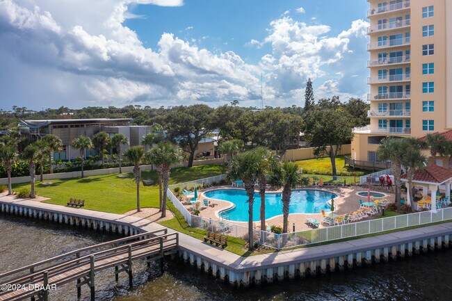 Foto del edificio - 2801 S Ridgewood Ave