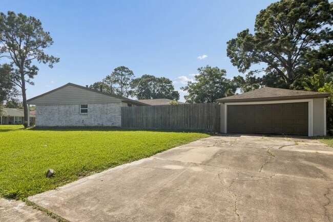 Foto del edificio - 6022 Beaudry Dr