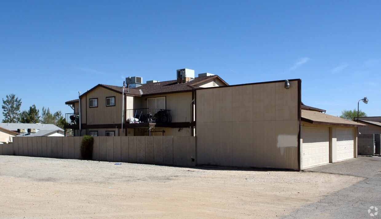 Building Photo - 16415 Lariat Dr