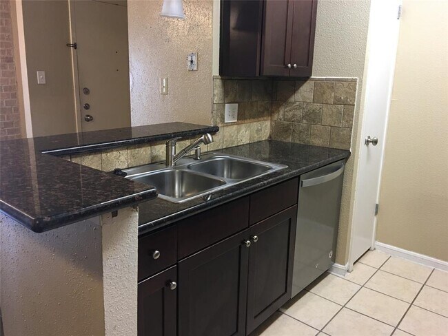Building Photo - 250 El Dorado Blvd