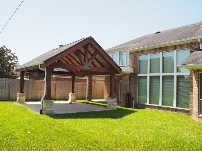 Foto del edificio - 28607 Green Hedge Dr