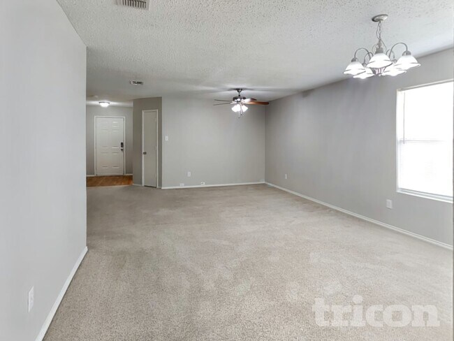 Building Photo - 3032 Cesareo Dr