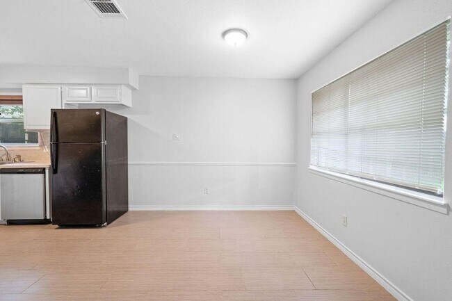 Foto del edificio - 29111 Atherstone St