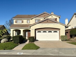 Building Photo - 4967 Calle Arquero