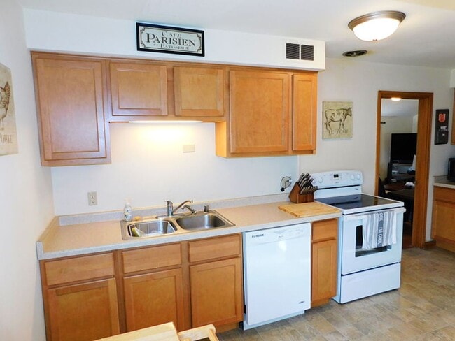 Building Photo - 2274 N 61st St