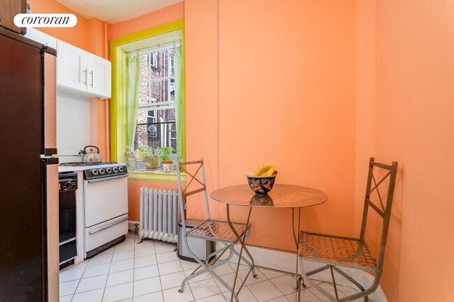 Building Photo - 27 Commerce St