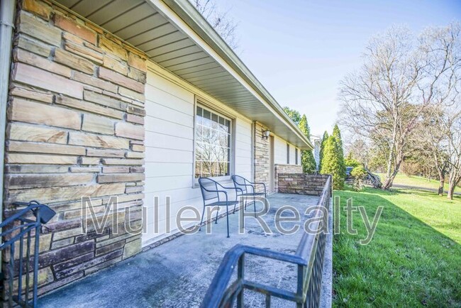 Foto del edificio - 7320 Westridge Dr