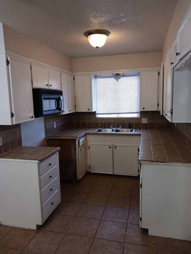 Foto del edificio - 282 Mockingbird Ln