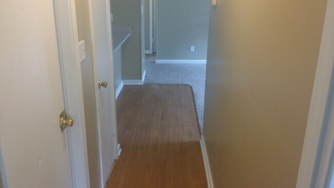 Building Photo - Yorktown Home becoming available. Taking a...