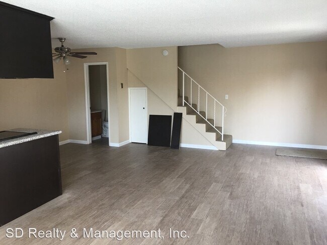 Building Photo - 2 br, 1.5 bath House - 8180 Vincetta Drive 8