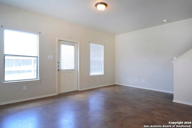 Foto del edificio - 3 Bedroom/2.5 Bath Woodlake Golf Way Subdi...