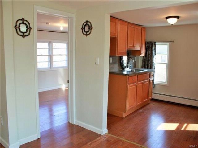 Building Photo - 51 Willow Ave