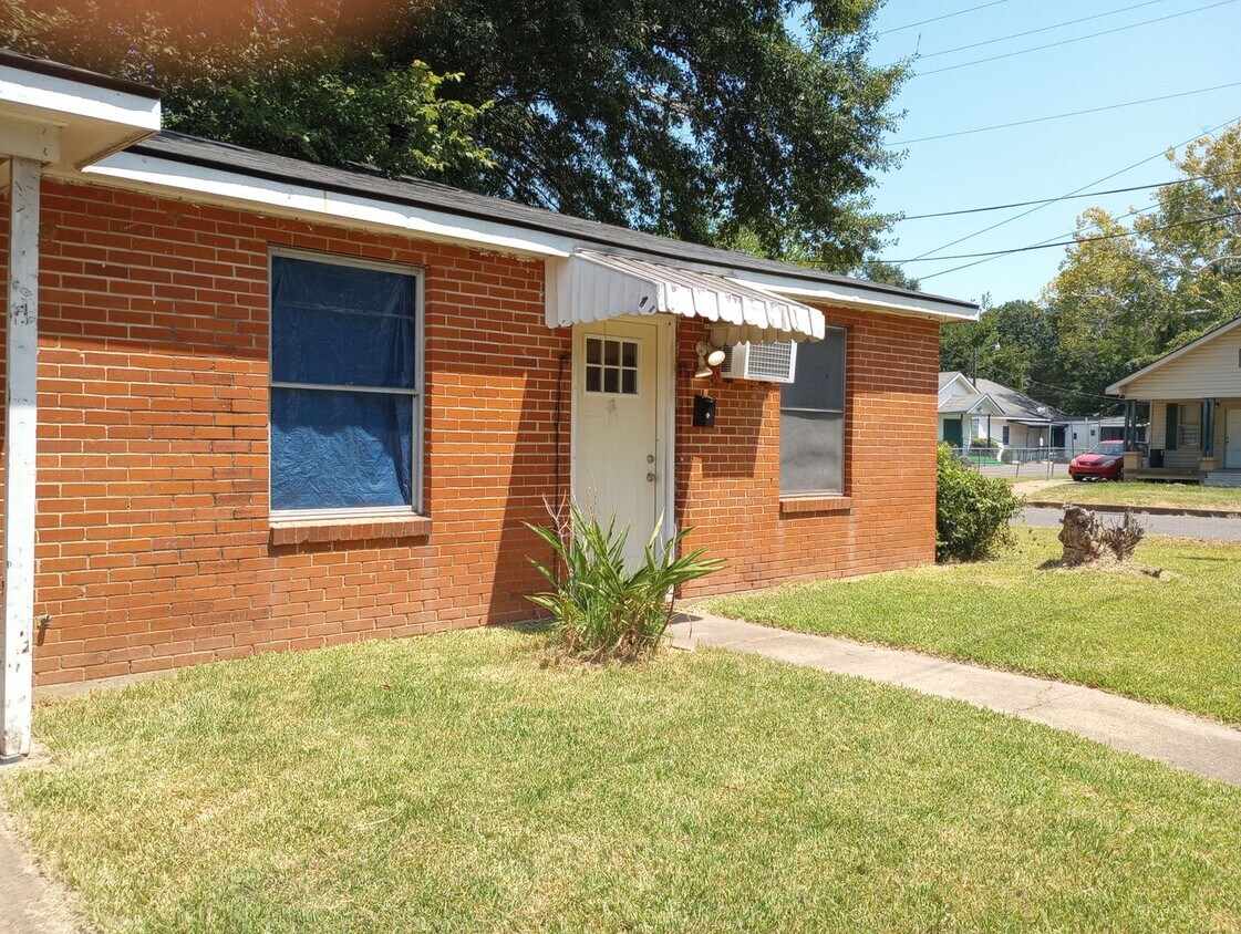 3/1 2100 Olive ST Alex 800 month - 3/1  2100 Olive ST Alex 800 month