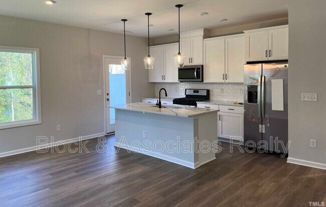 Foto del edificio - 3301 Oak Pass Dr