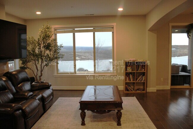 Foto del edificio - 2511 Brodie Ln