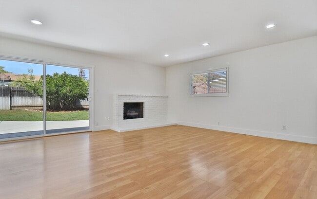 Foto del edificio - 1917 Hobart Dr