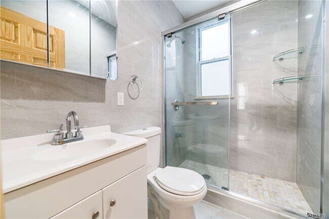 Foto del edificio - 84-33 85th Dr