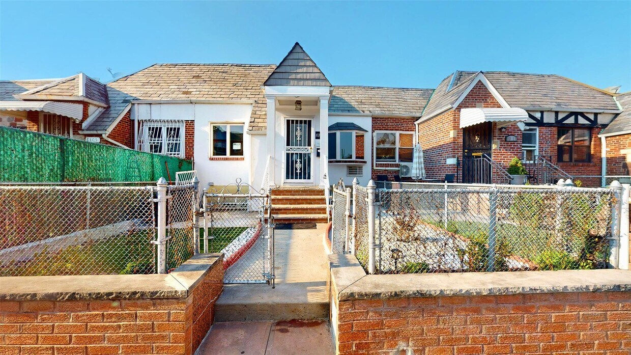 Foto principal - 83-09 25th Ave
