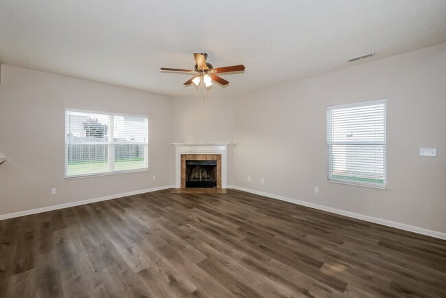 Building Photo - 3402 Enclave Ln