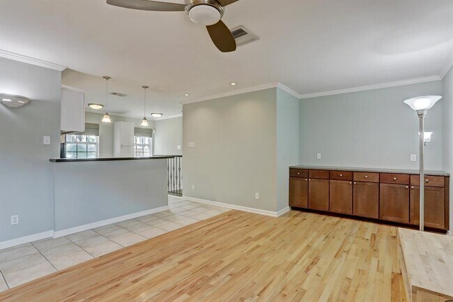 Building Photo - 424 Redan St