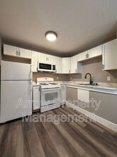 Building Photo - 877 N 26th St