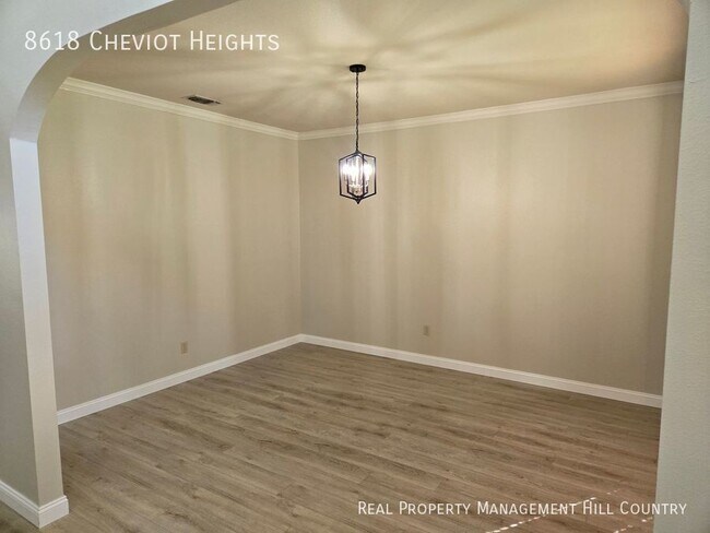 Foto del edificio - 8618 Cheviot Heights