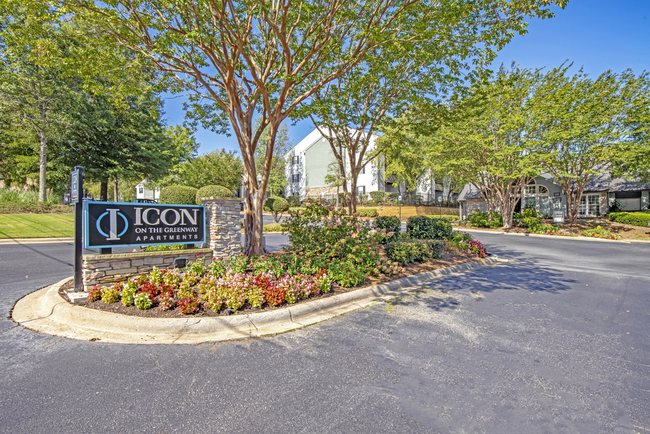 Foto del edificio - Icon on The Greenway Apartments