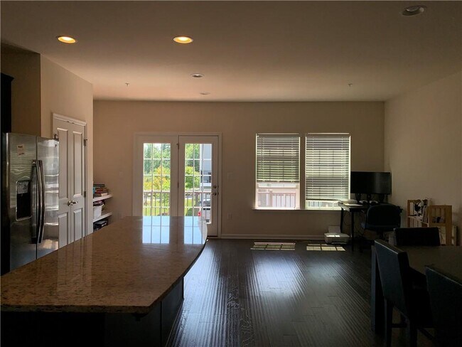 Foto del edificio - 11901 Shire Ln
