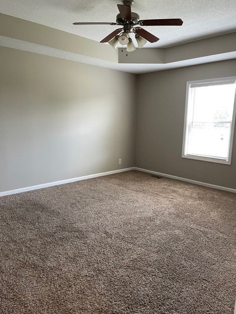 Foto del edificio - 2571 Emerald Ct