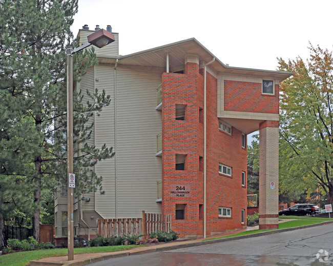 Building Photo - Willowbrook Place
