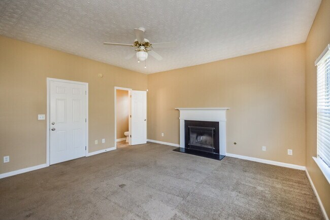 Foto del edificio - 735 Compton Ln