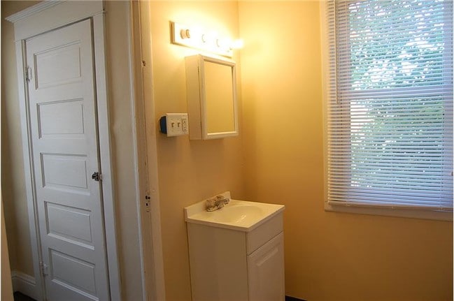 Foto del edificio - 1641 Ridge Ave